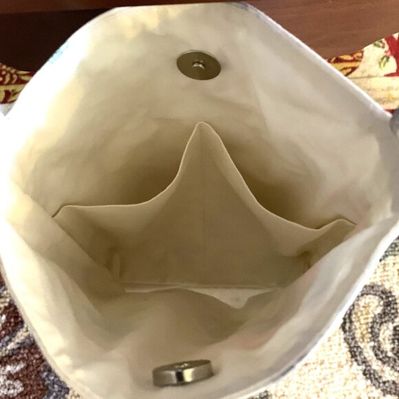 Handmade Pastel Cotton Crossbody Bag with Lining and Magnetic Snap Closure - Picture 5 of 10